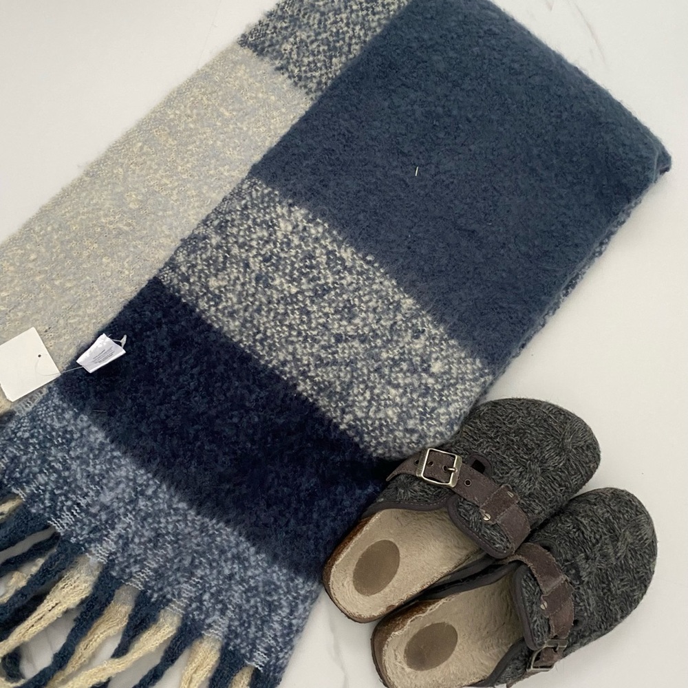 NEW Warm Scarf - Picture 2 of 2